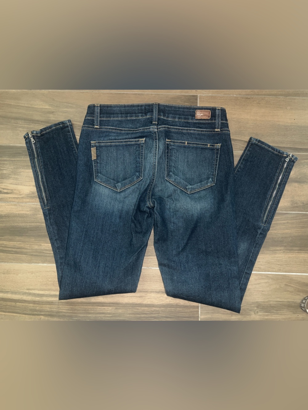 Paige Jeans Mercy Skinny Zipper
Ankle Size 27 - Picture 5 of 14